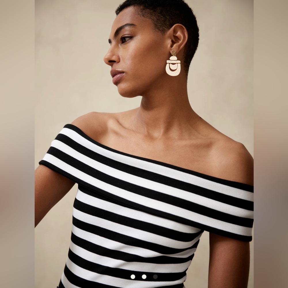 NWT Banana Republic Factory Off-Shoulder Ribbed Top